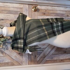 Charter Club 100% Chasmere Green tartan scarf 70" x 10". Stunning.